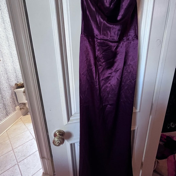 Lulu’s burgundy one-shoulder maxi dress with slit - Picture 2 of 4